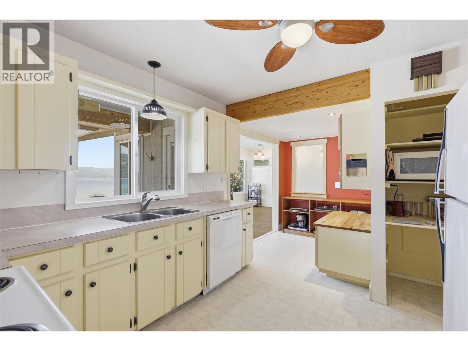 327 Lakeshore Drive, Chase