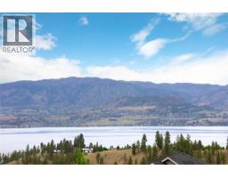 5677 Mountainside Drive, Kelowna, BC V1W5L5 Photo 13