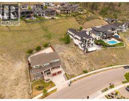 5677 Mountainside Drive, Kelowna, BC V1W5L5 Photo 16