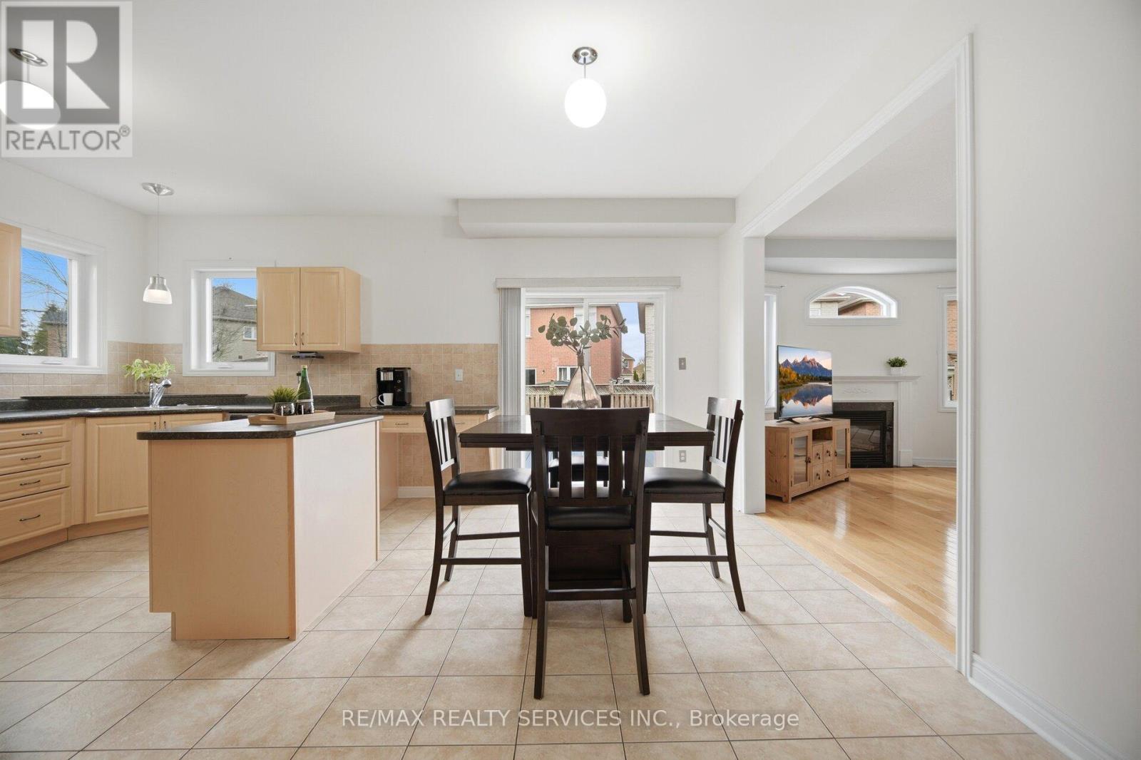 40 SIR JACOBS CRESCENT - 16
