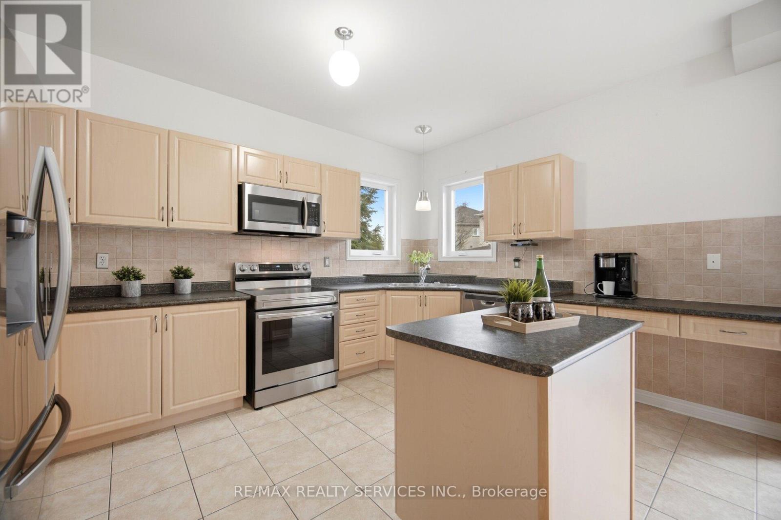40 SIR JACOBS CRESCENT - 18
