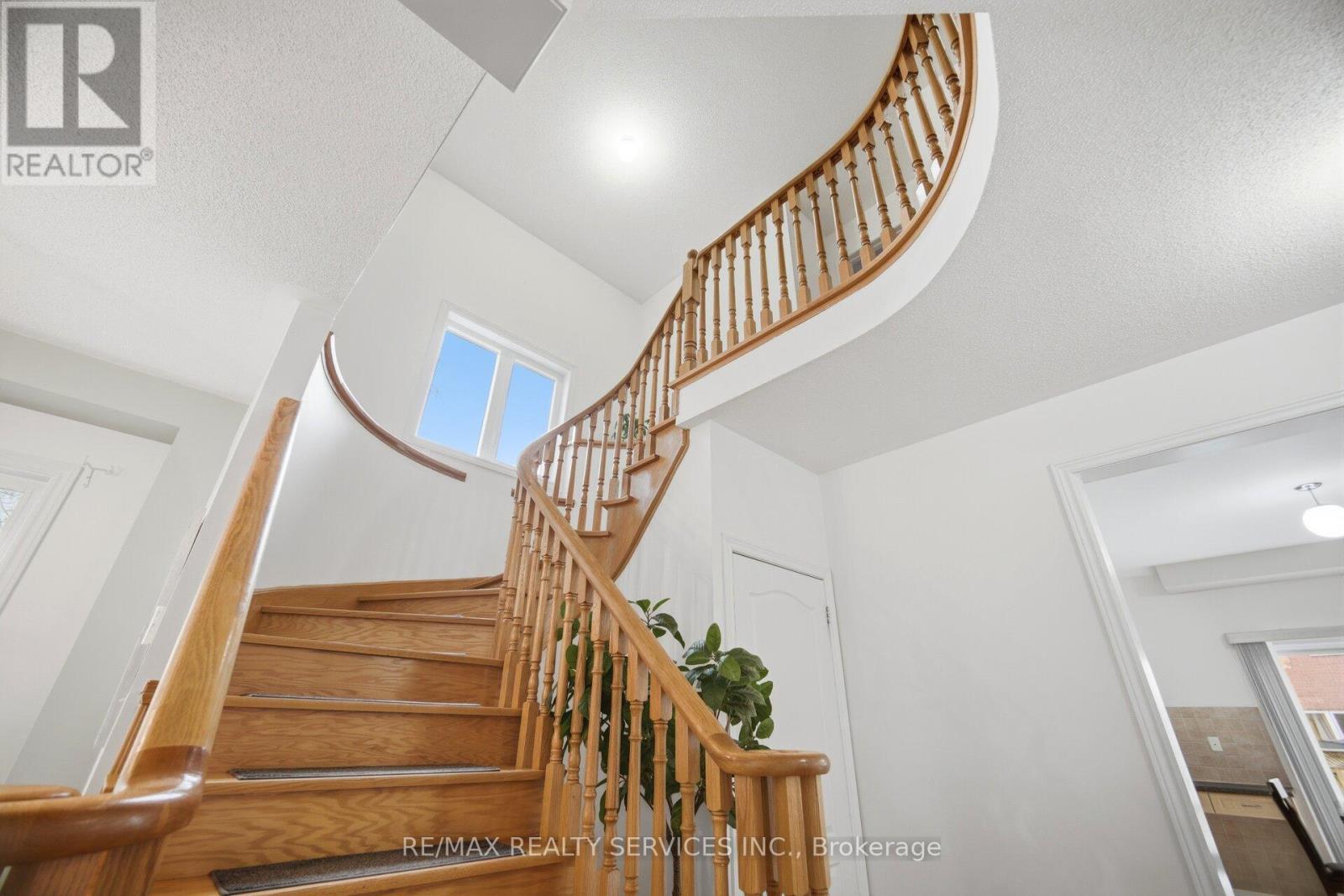 40 SIR JACOBS CRESCENT - 25