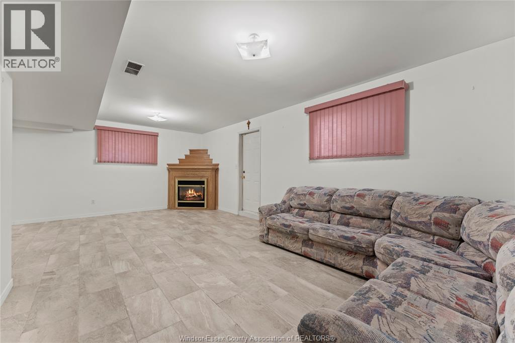1560 GRAND MARAIS ROAD East, Windsor, Ontario, N8W1W2 — Photo 9