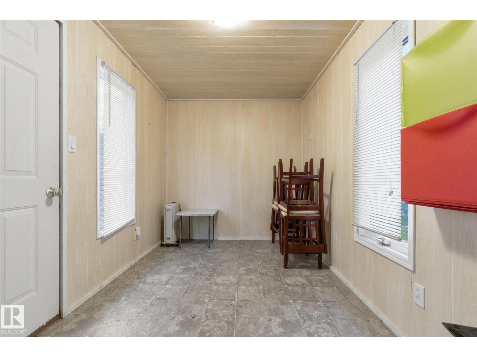 299 Lakeshore Drive - 26