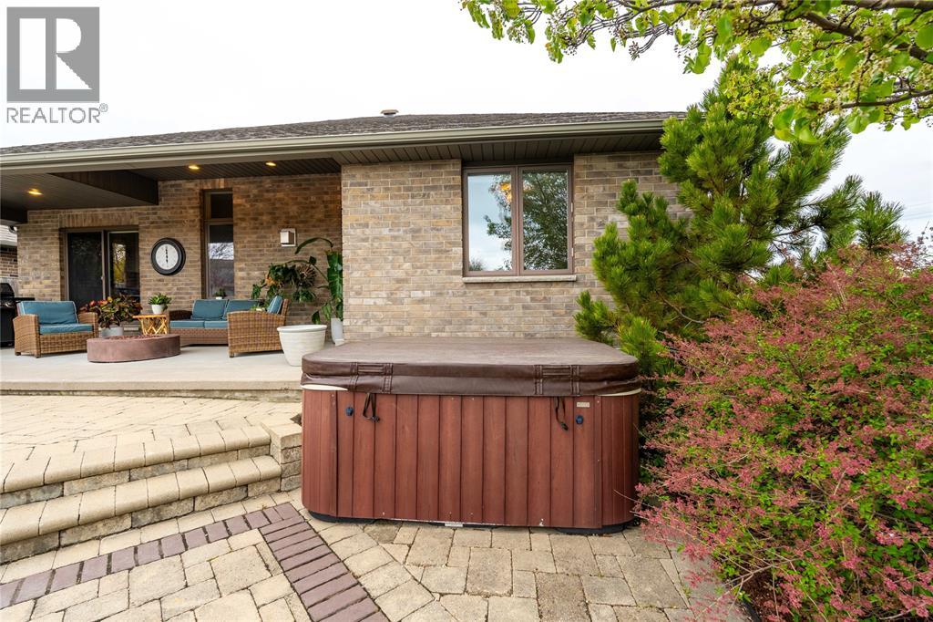 482 AUTUMN BREEZE DRIVE, Sarnia, Ontario, N7S0C4 — Photo 18