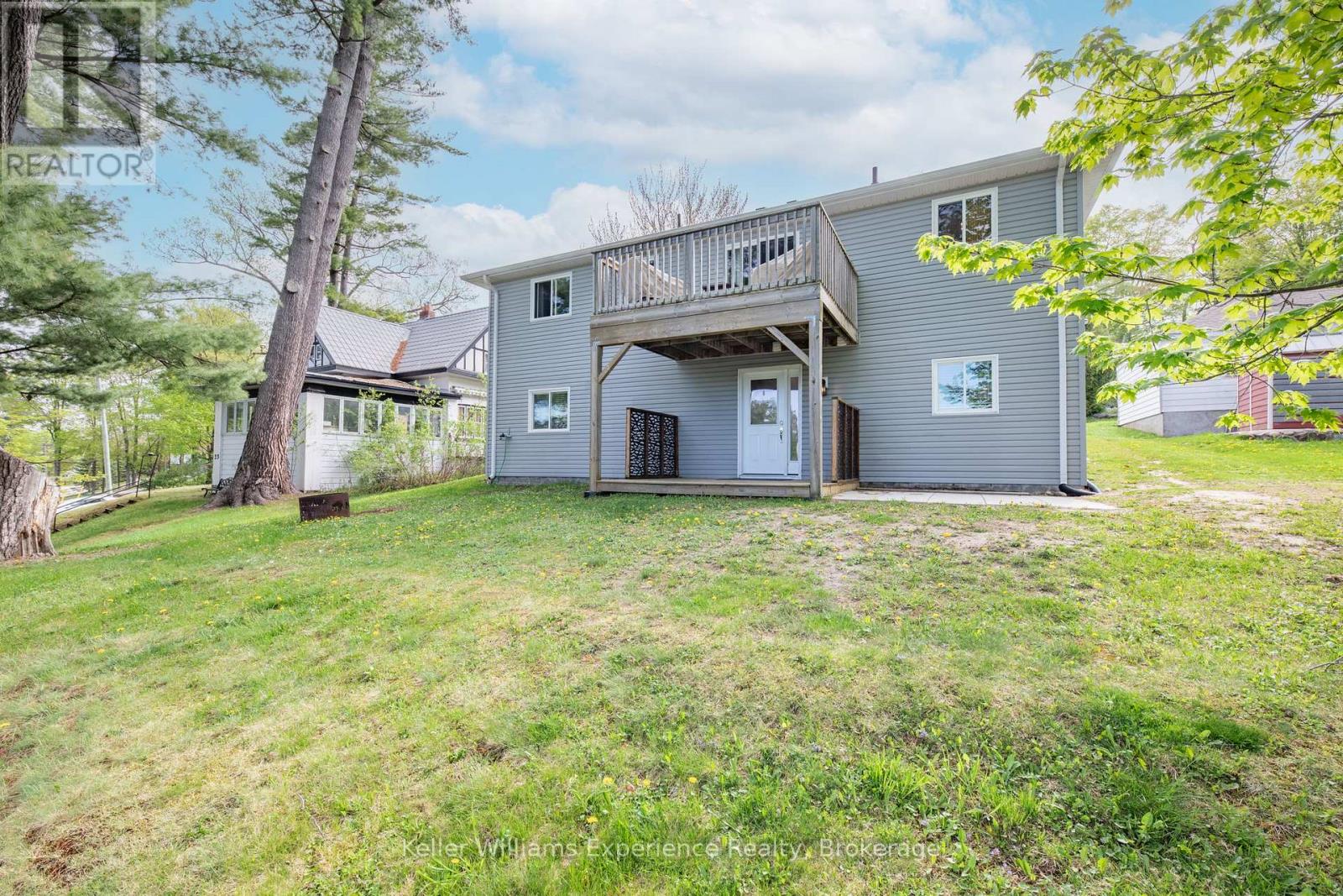 10 CLARENCE AVENUE - 17