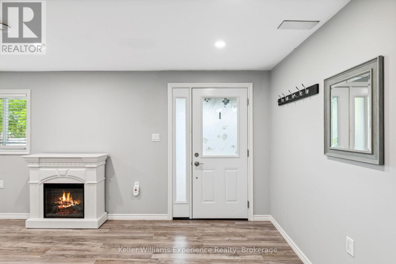 10 CLARENCE AVENUE - 18