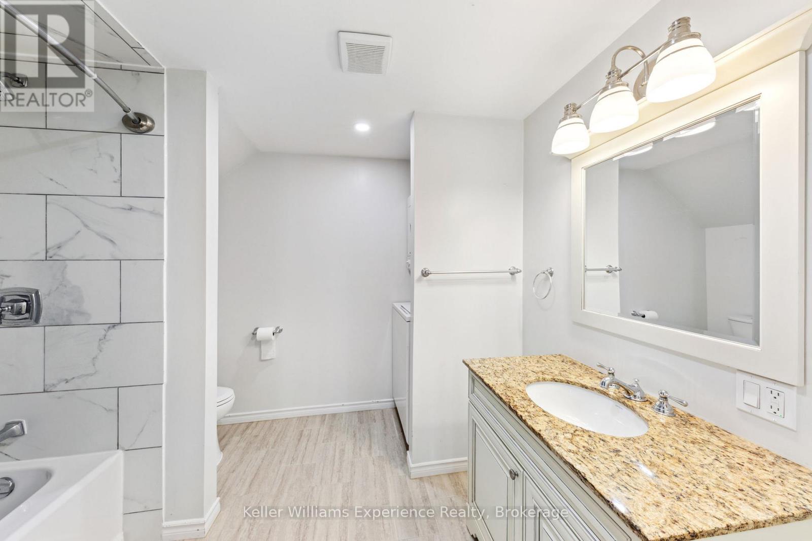 10 CLARENCE AVENUE - 24