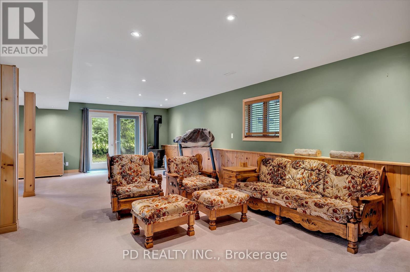 48 STURGEON GLEN ROAD - 44