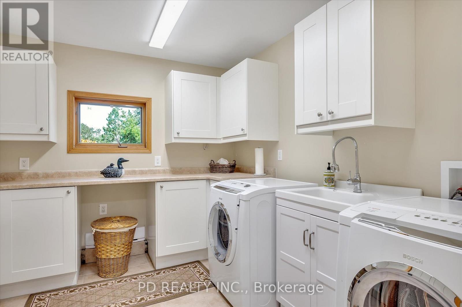 48 STURGEON GLEN ROAD - 48