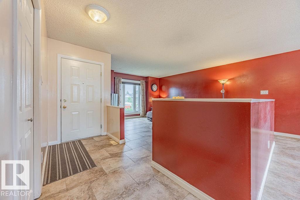 5026 53 Ave - 2