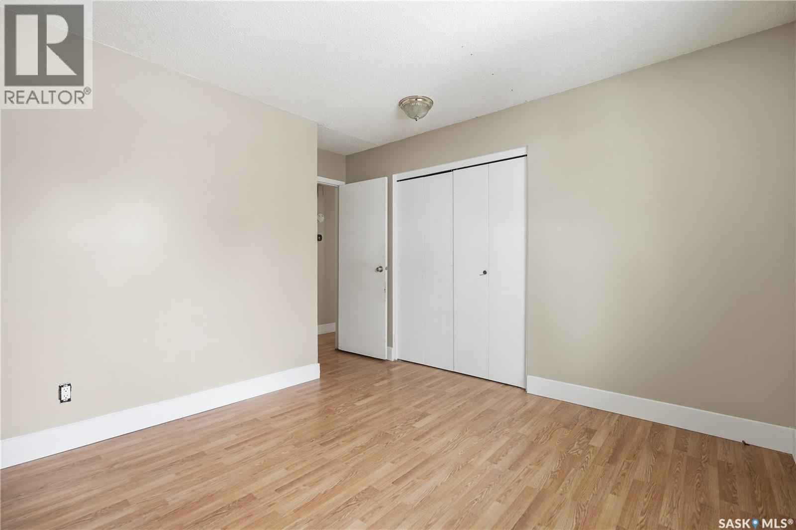 94 LLOYD CRESCENT - 19