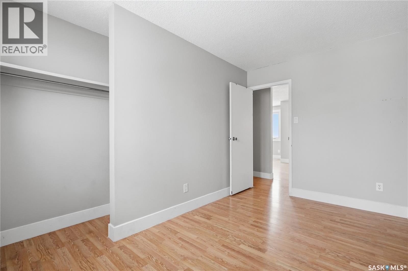 94 LLOYD CRESCENT - 17