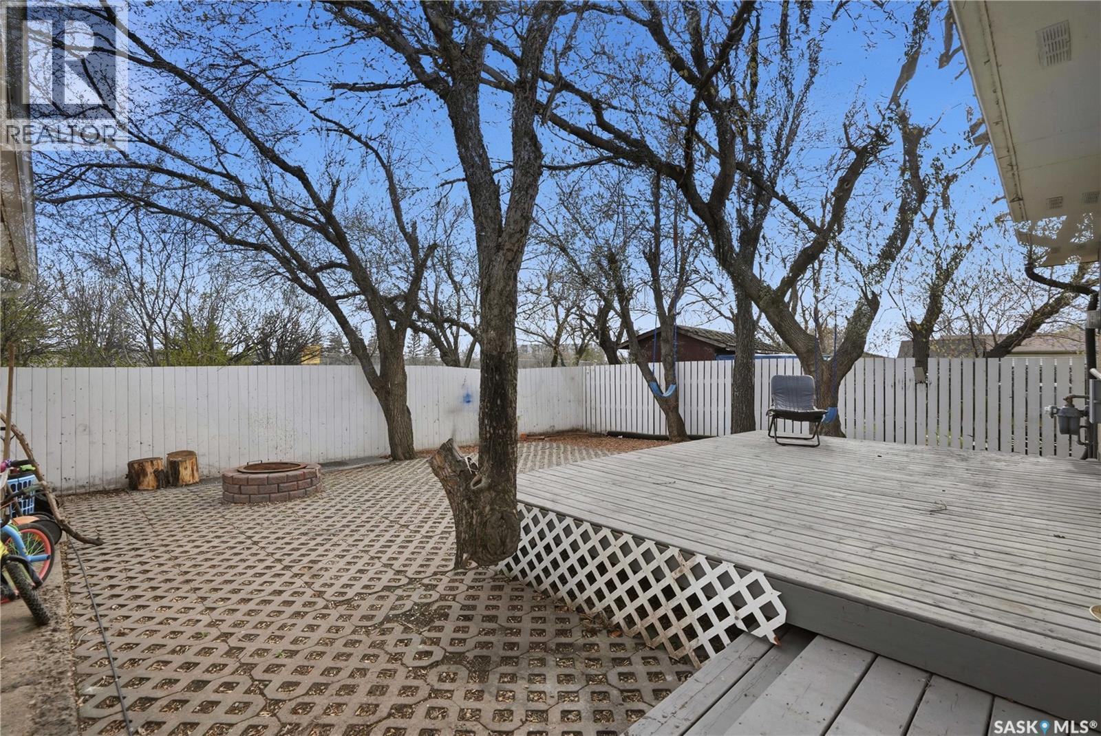 94 LLOYD CRESCENT - 34