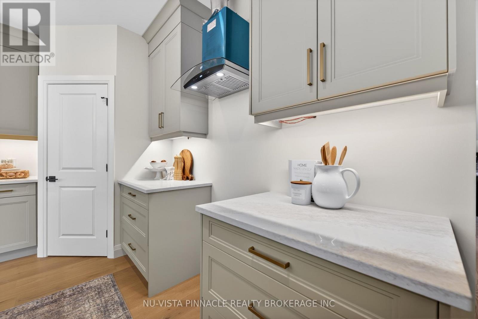 71 BASIL CRESCENT - 21