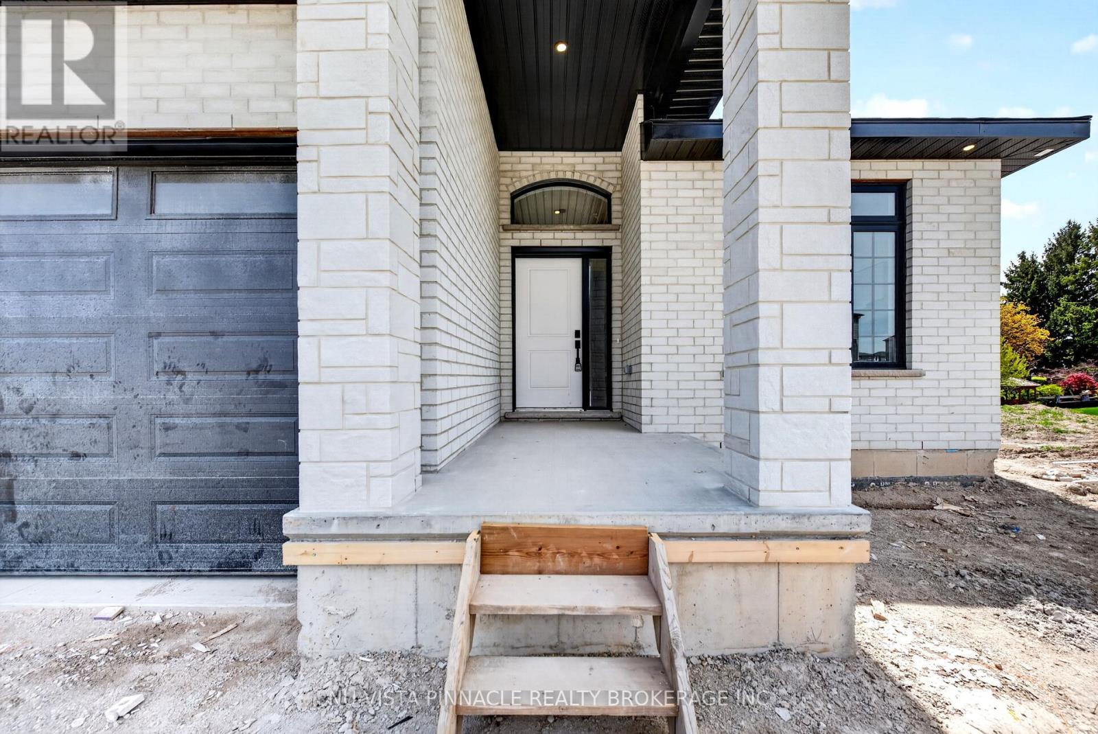 71 BASIL CRESCENT - 7