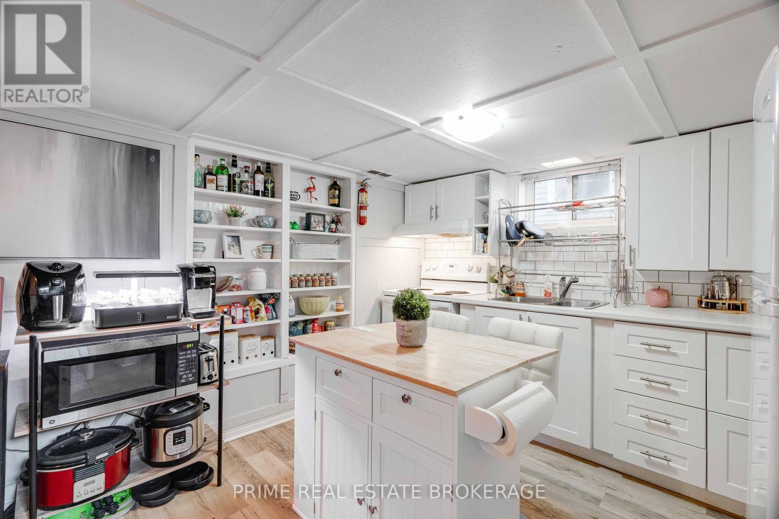 7 MARMORA STREET - 13