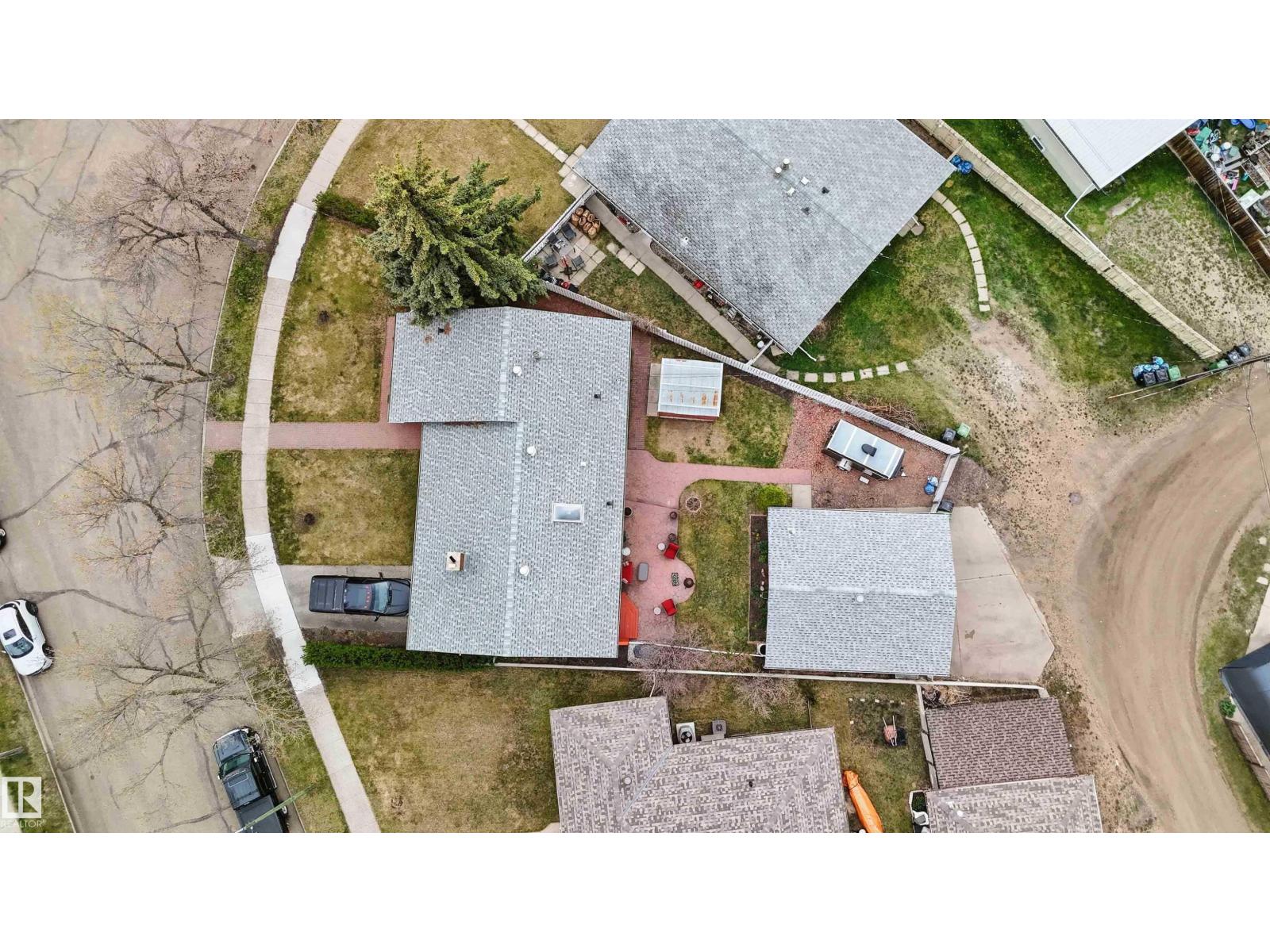 9504 94 AV - 74