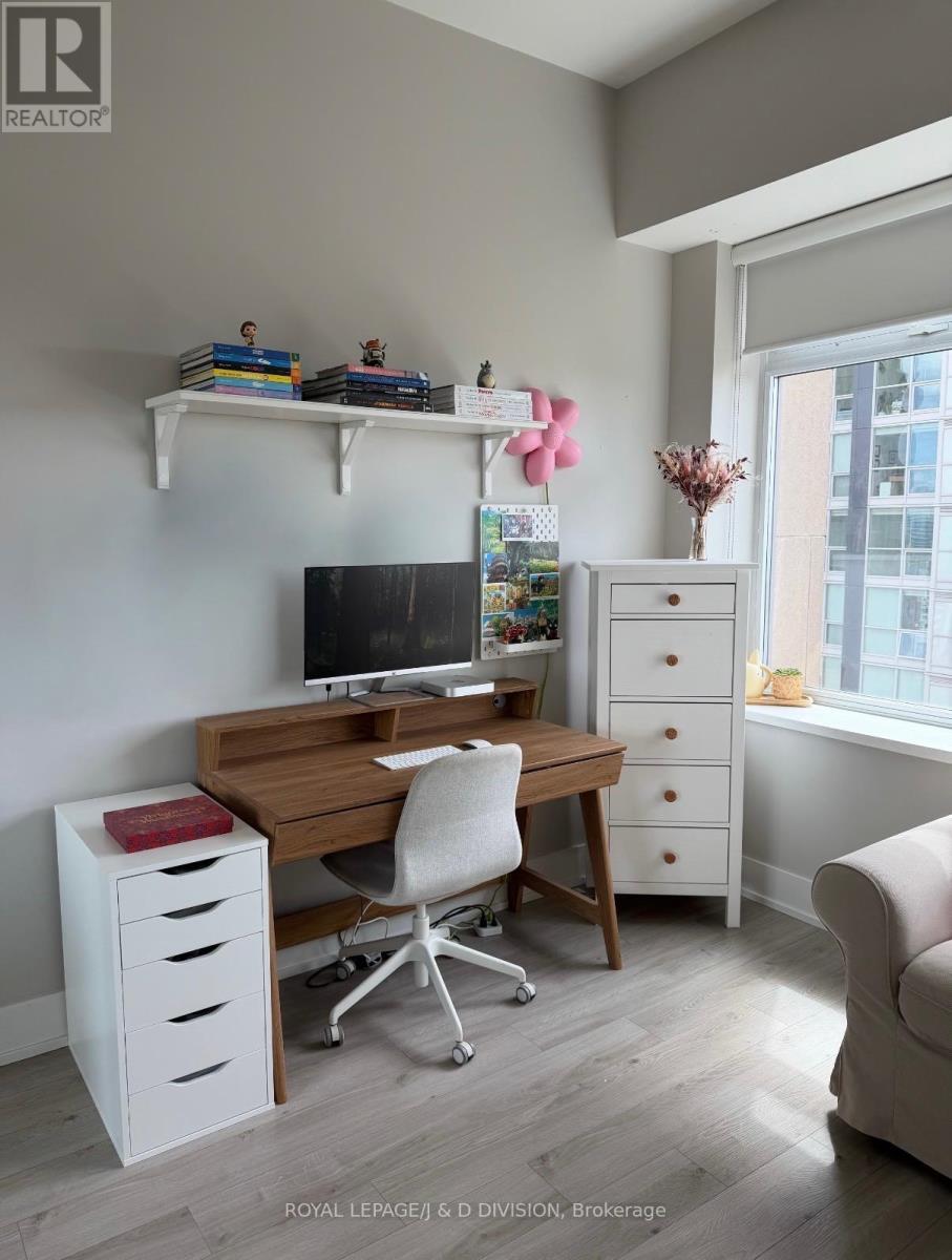 #1408 111 ST CLAIR AVENUE W - 18