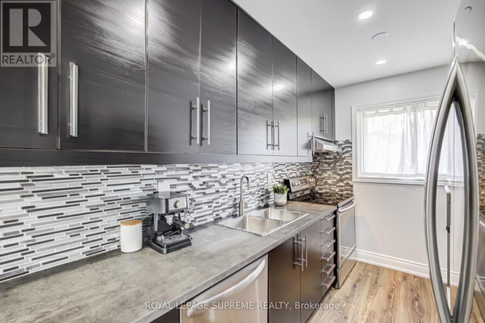18 JULIETTE SQUARE - Image 3