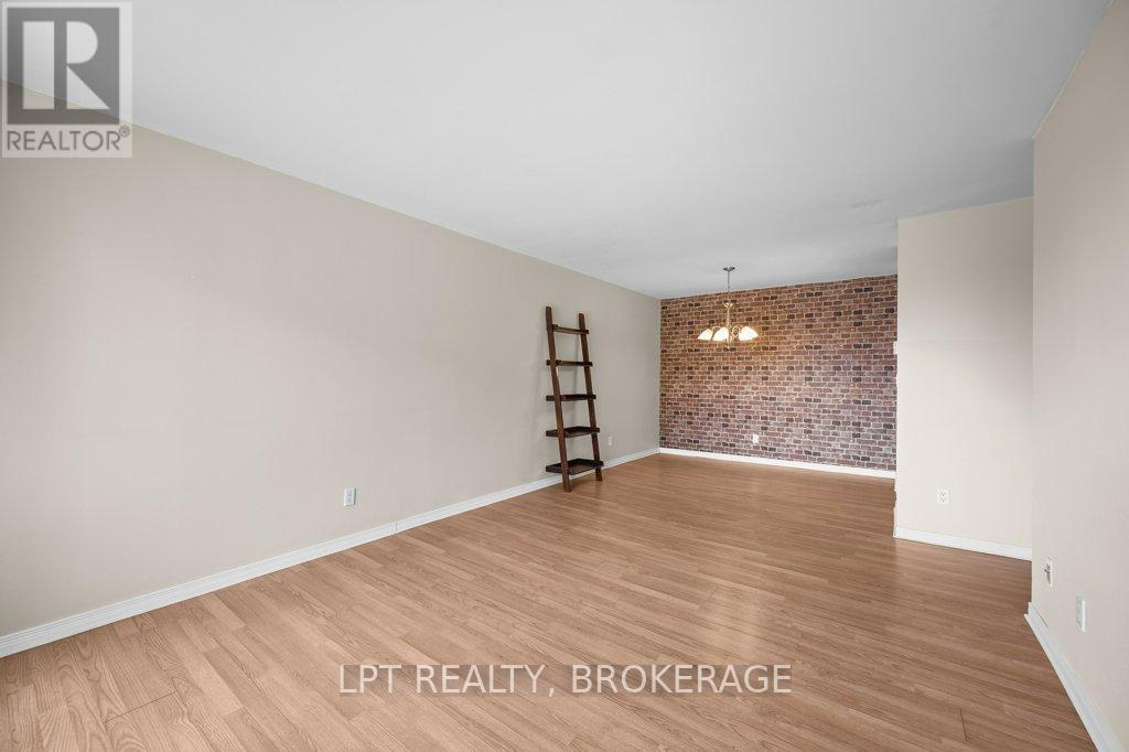 #303 17 ELDON HALL PLACE - 10
