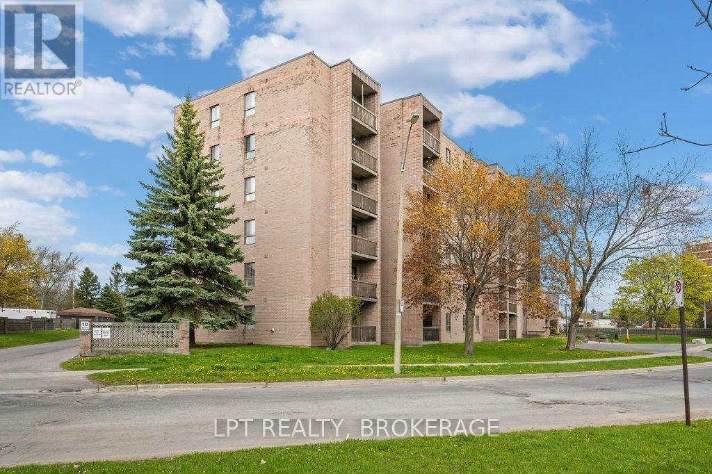 #303 17 ELDON HALL PLACE - 3