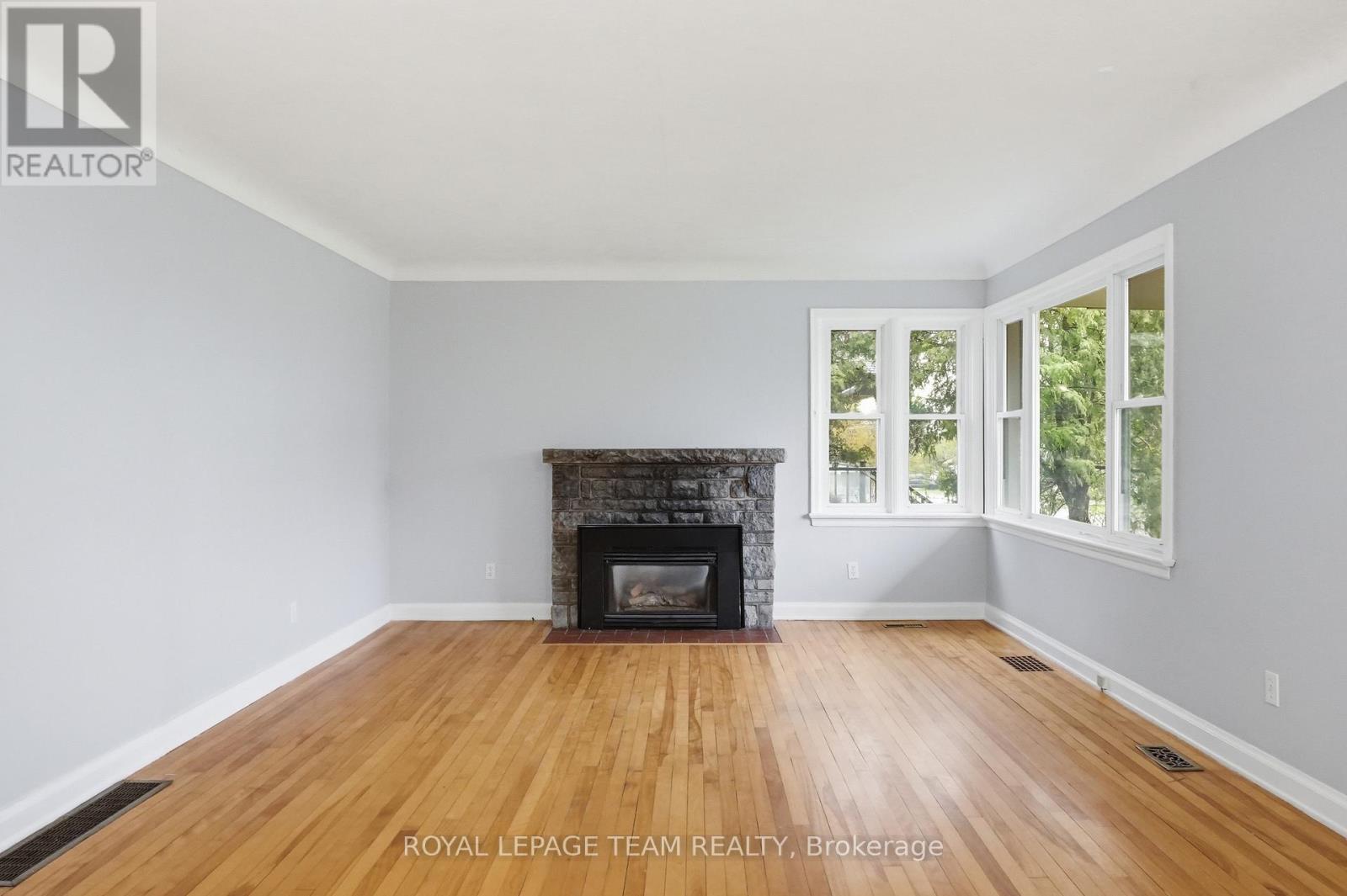 49 CROWNHILL STREET - 9