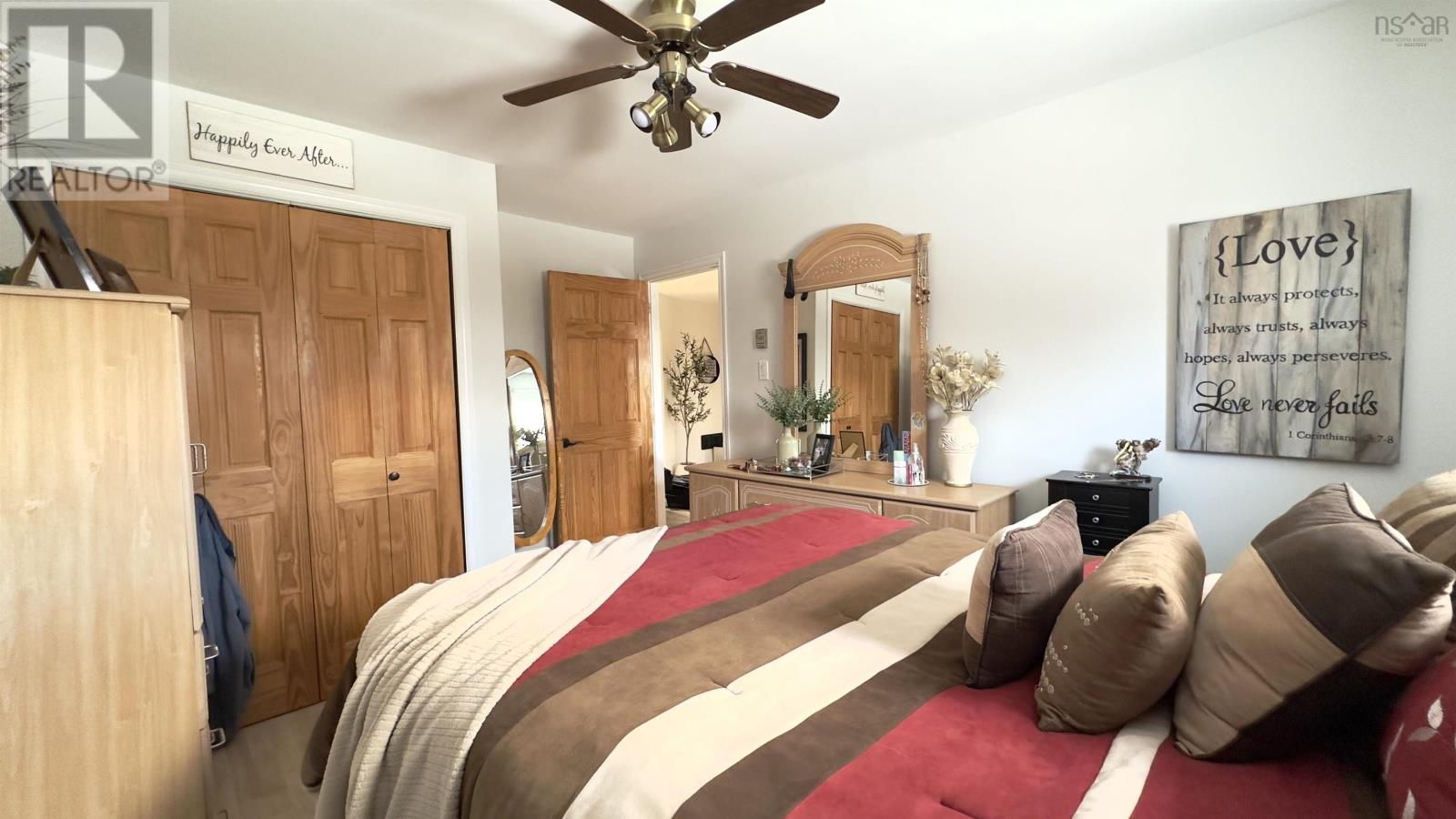 12 Clam Point Road - 9