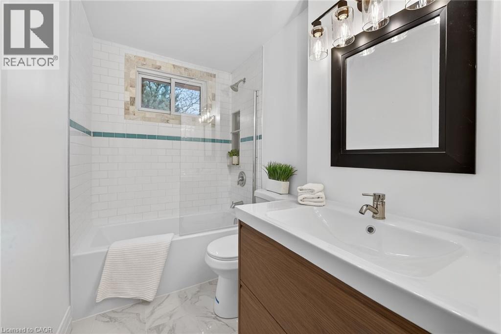 167 DARLINGTON Drive, Hamilton, Ontario, L9C2M4 — Photo 17