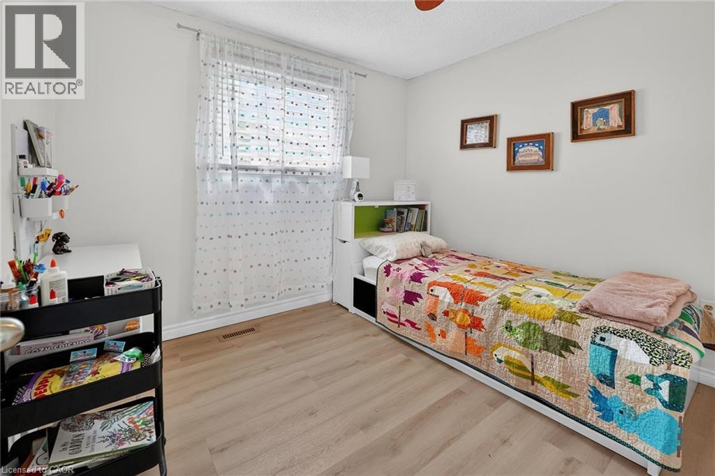 9 JULIANA Road, Grimsby, Ontario, L3M4J4 — Photo 33