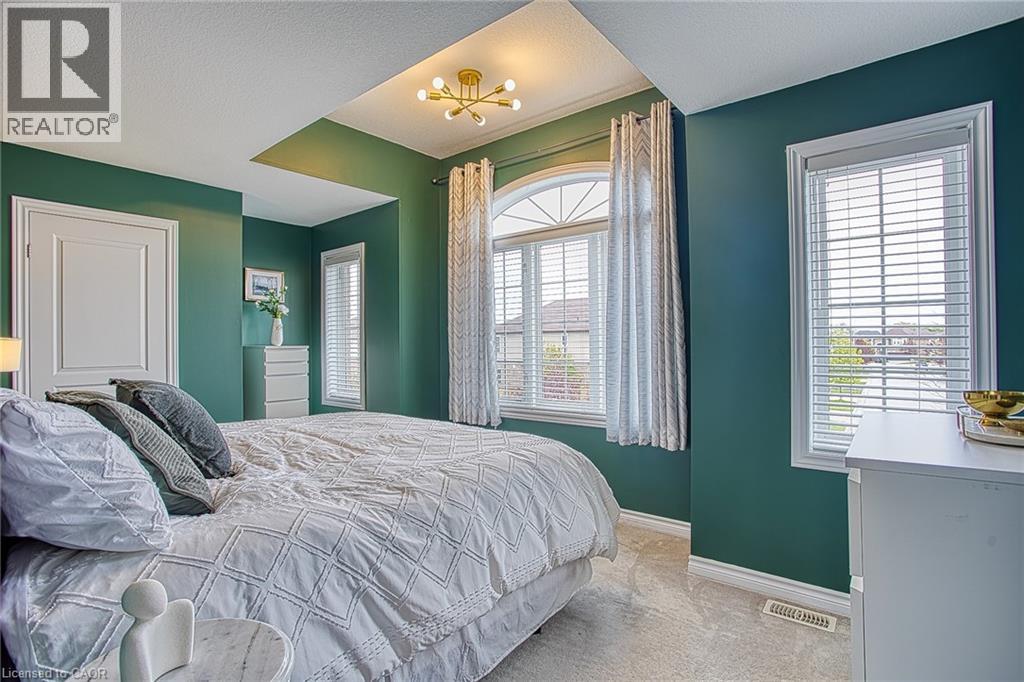 49 LAMPMAN Drive, Grimsby, Ontario, L3M0E5 — Photo 8