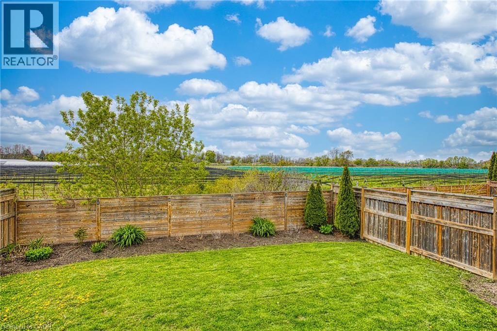 49 LAMPMAN Drive, Grimsby, Ontario, L3M0E5 — Photo 4