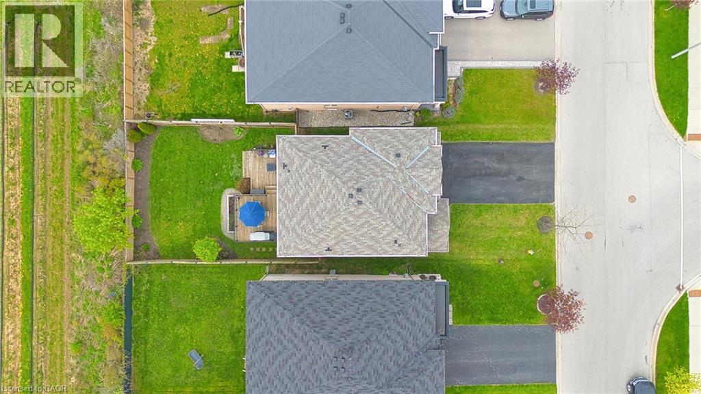 49 LAMPMAN Drive - 41