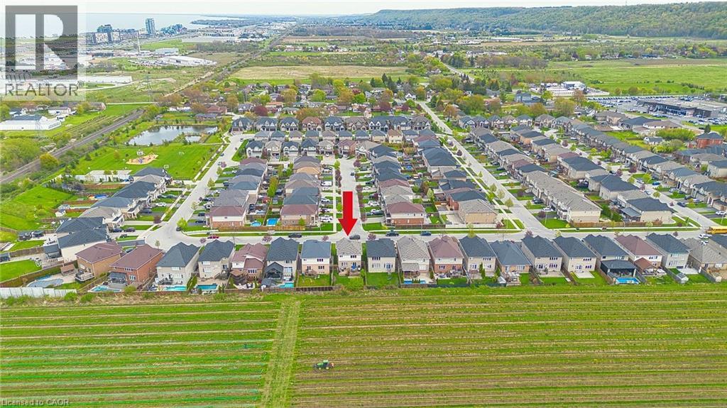 49 LAMPMAN Drive - 47