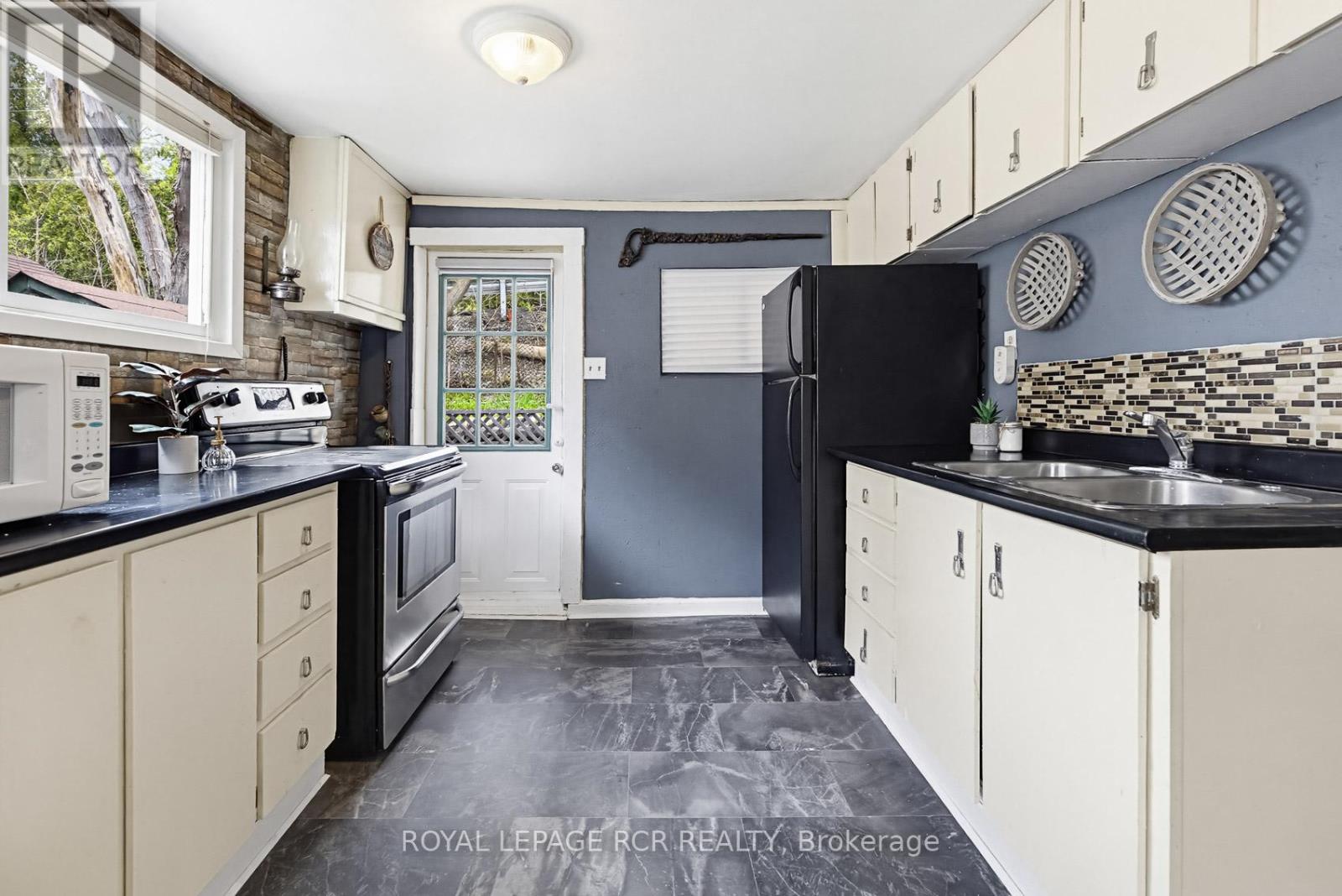 13 OLD PAVILION ROAD - 13
