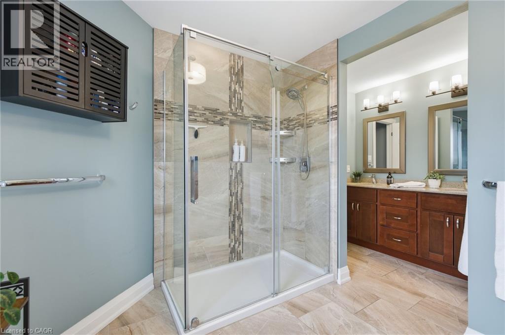 75 HANDORF Drive, Cambridge, Ontario, N3C3Y3 — Photo 6
