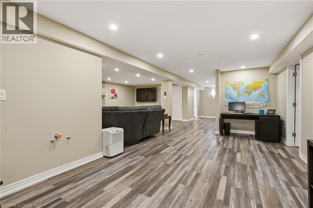 75 HANDORF Drive - 36