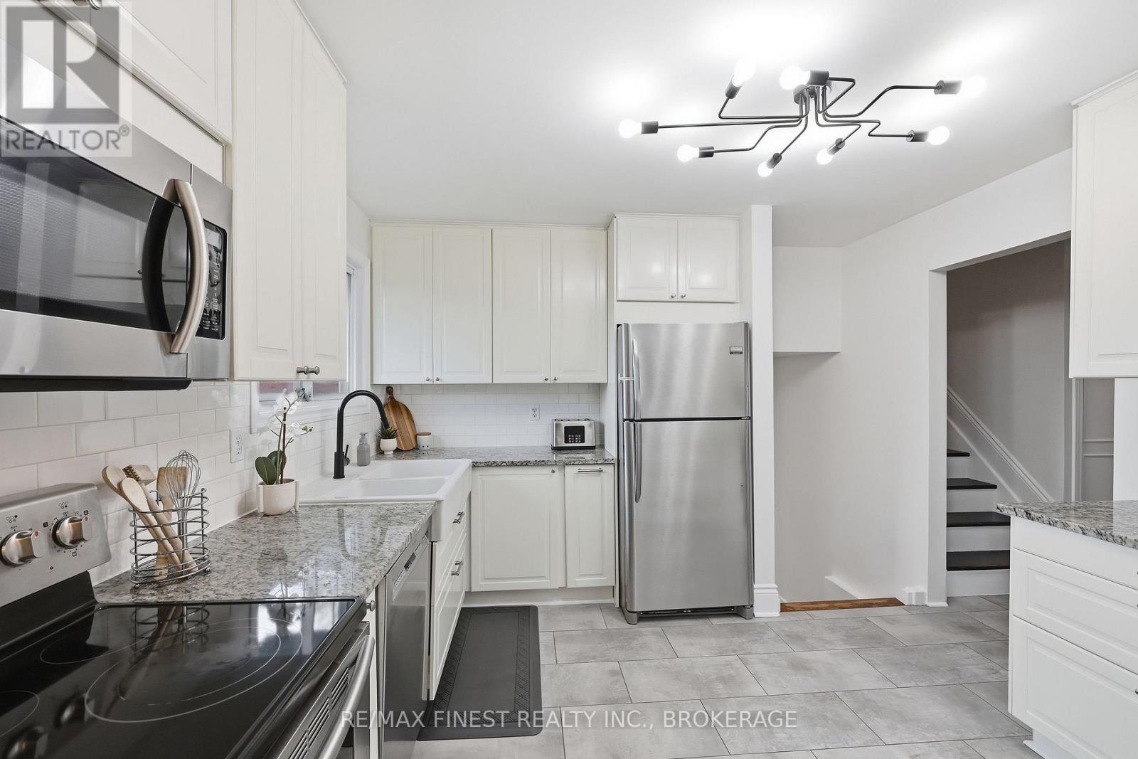 168 INVERNESS CRESCENT - 13