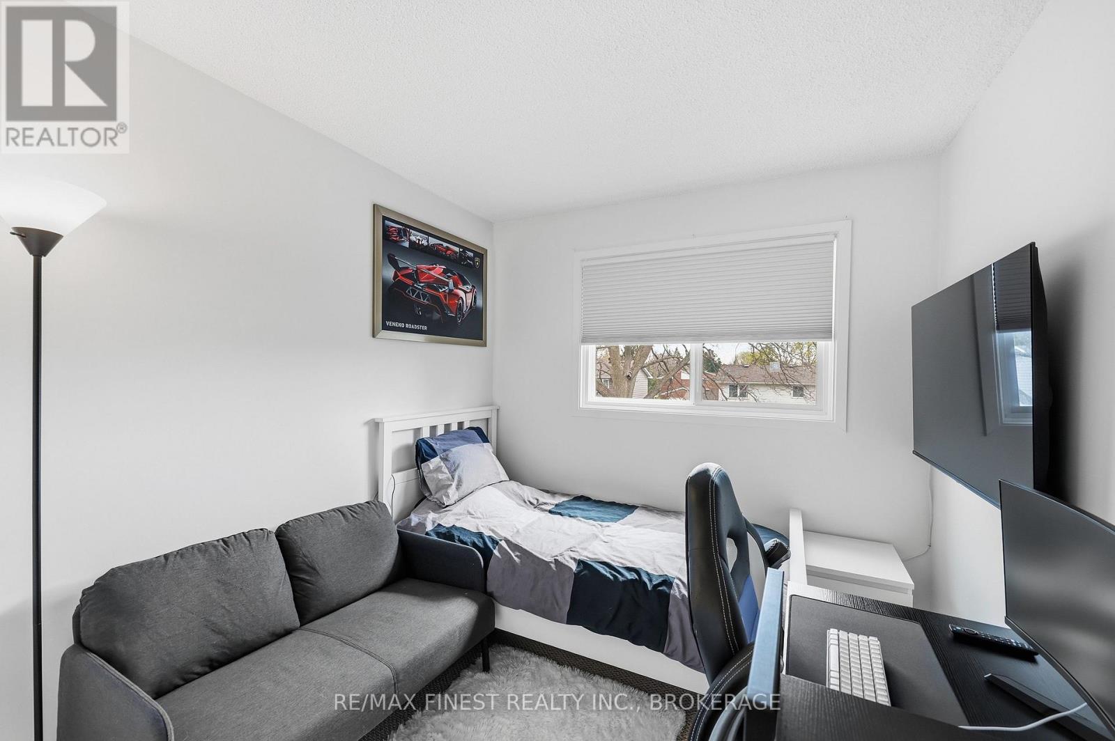 168 INVERNESS CRESCENT - 24