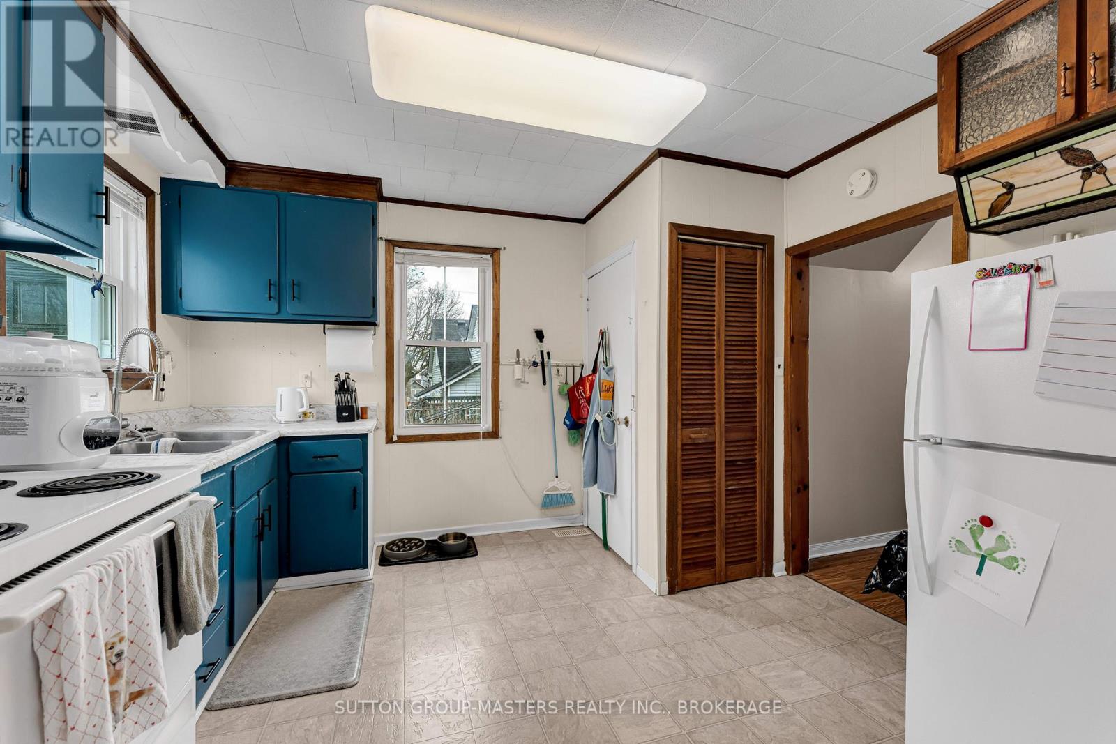 17 N BARTLETT STREET - 17