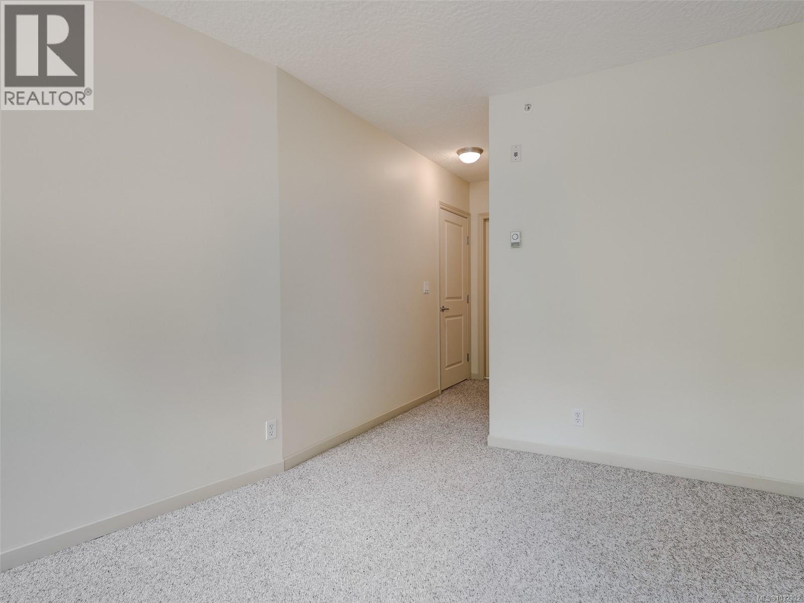 205 827 Fairfield Road, Victoria