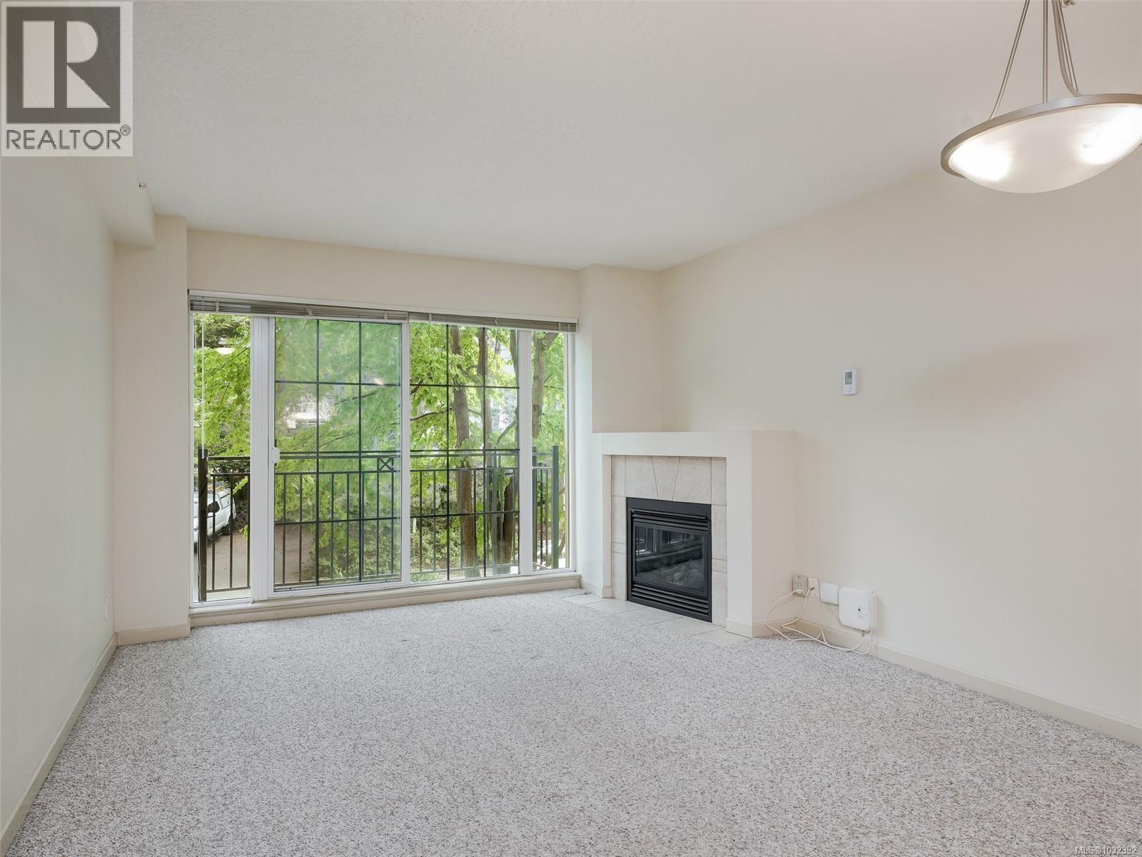 205 827 Fairfield Road, Victoria