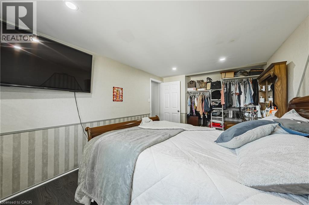 235 LARCH Street - 14