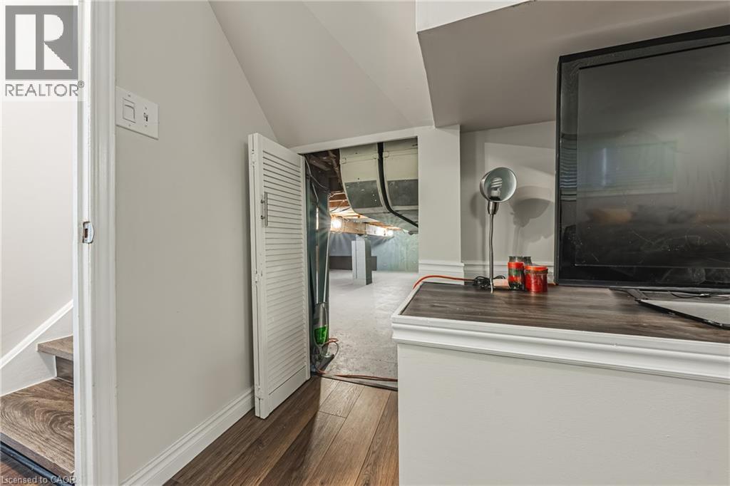 235 LARCH Street - 25