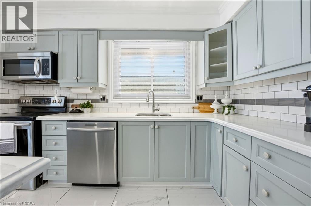 197 HANOVER Place - 10