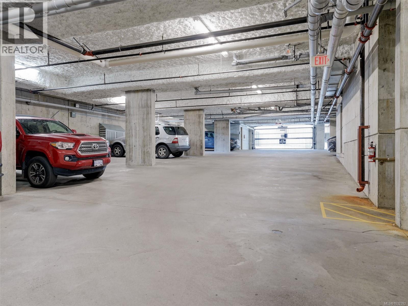 205 827 Fairfield Road, Victoria