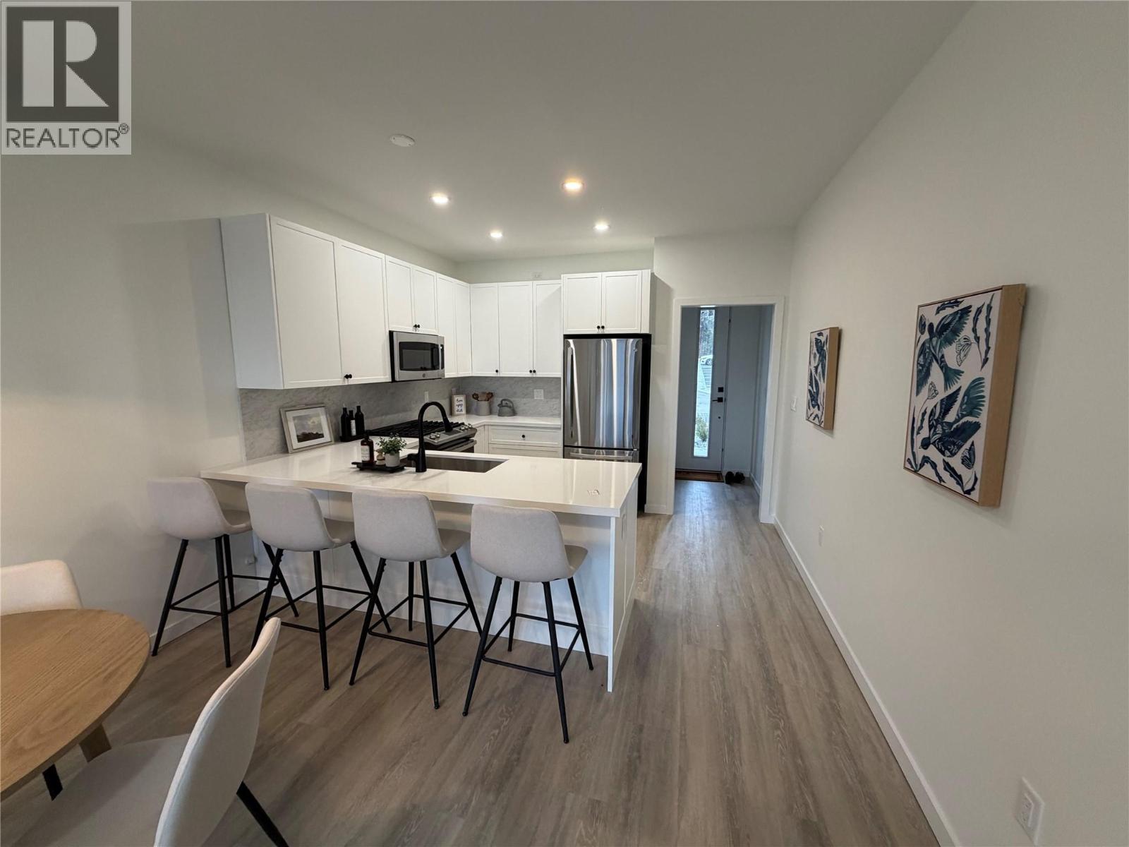 3 3210 Salmon Road, West Kelowna