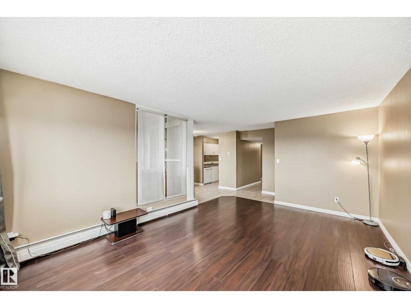 #115 8735 165 ST NW - 23