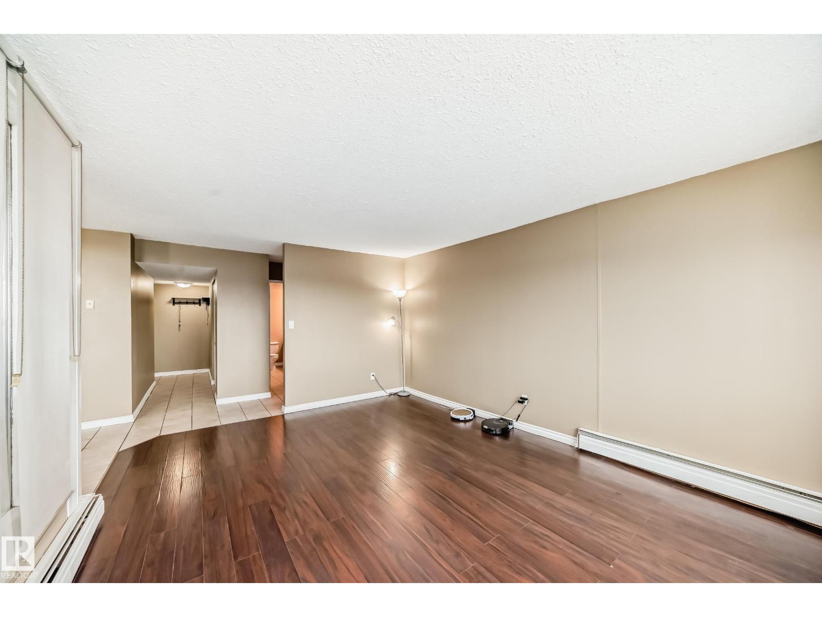 #115 8735 165 ST NW - 24