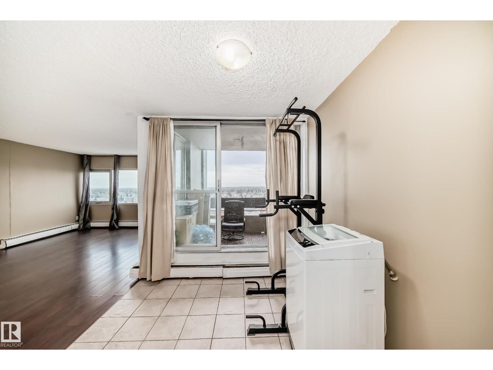 #115 8735 165 ST NW - 27
